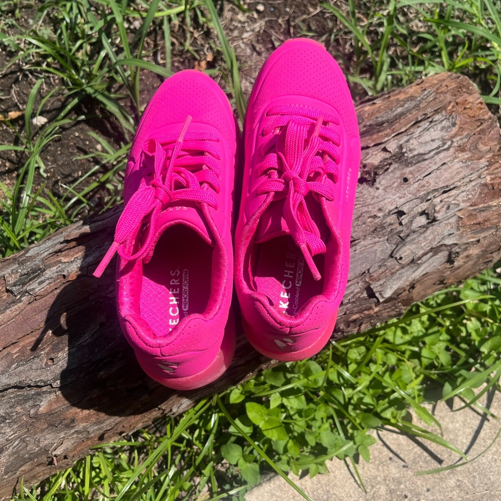 Skechers Fuchsia Athletic Shoes